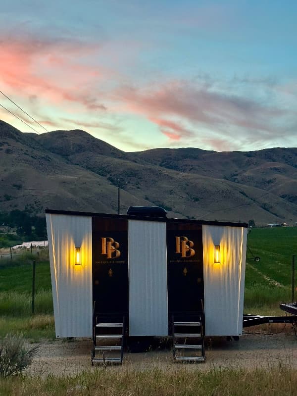 Boutique Bathrooms - Rental company in Nampa