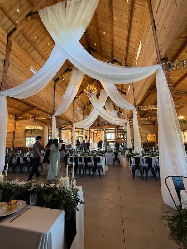 Lake Side Barn - Venue in Nampa