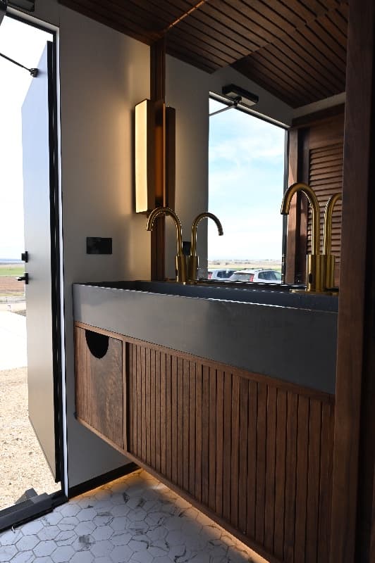 Boutique Bathrooms - photo 2