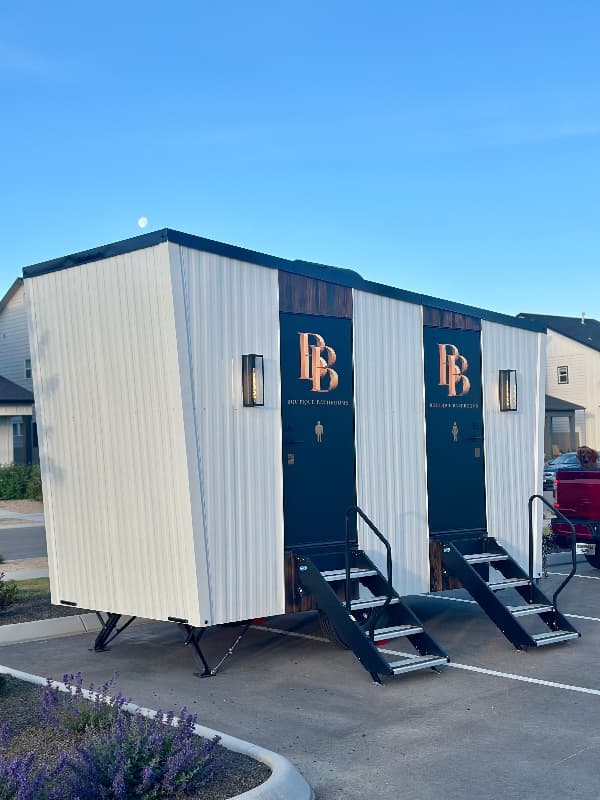 Boutique Bathrooms - Rental company in Nampa