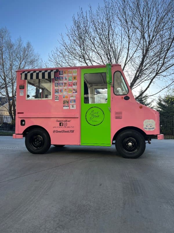 Sweet Streets Ice Cream Co. - Dessert